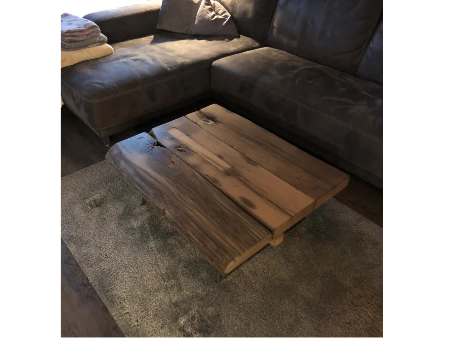 Rustikaler Couchtisch aus Holz