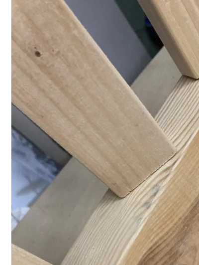 Eckverbindung von zwei Holzbalken