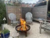 Feuerstelle mit Sitzgelegenheiten