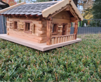 Kleines Gartenhaus aus Holz