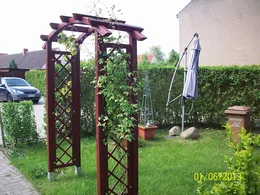 Rankhilfe als Rosenbogen