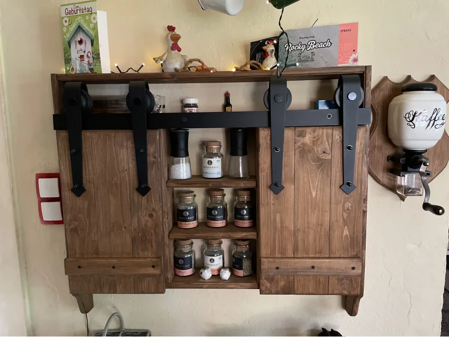 Gewürzregal aus Holz