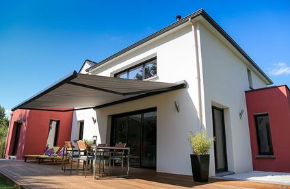 RT Terrasse gestalten Sonnenschutz 20 14 717x467 Sonnenschutz Sichtschutz Terrasse