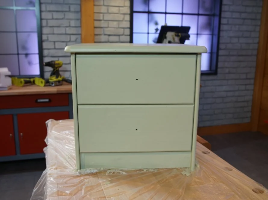 Hellgrüner Nachttisch