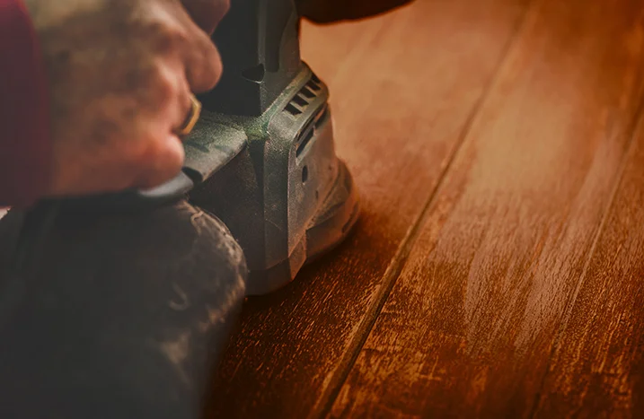 Hand schleift Holzplatte