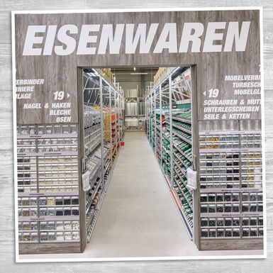 Eisenwarenregal im Baumarkt