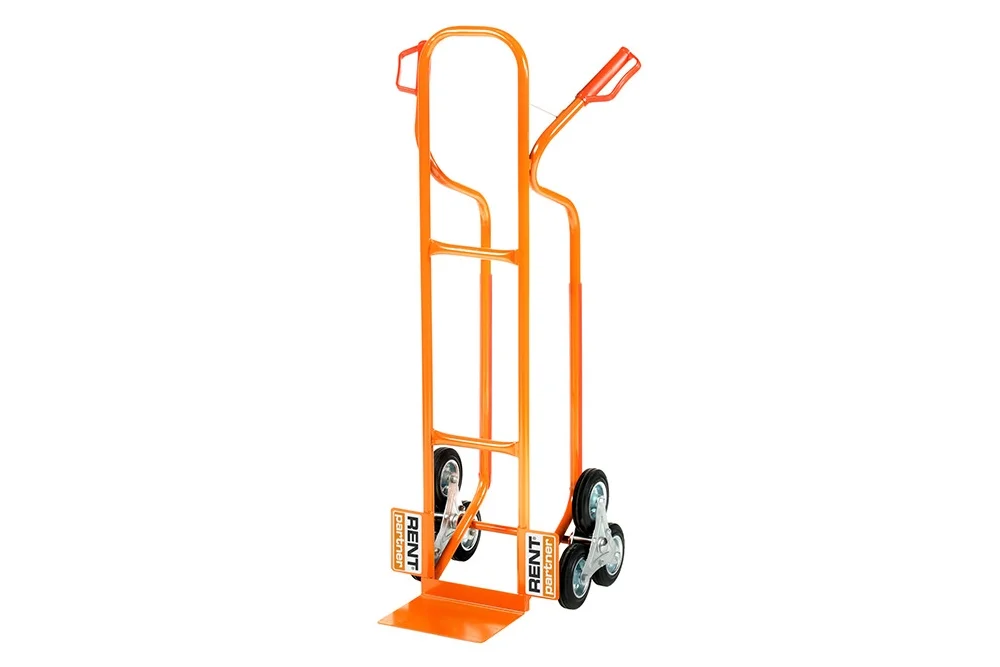 Eine orange Treppenkarre mit sechs Rädern vor einem weißen Hintergrund.