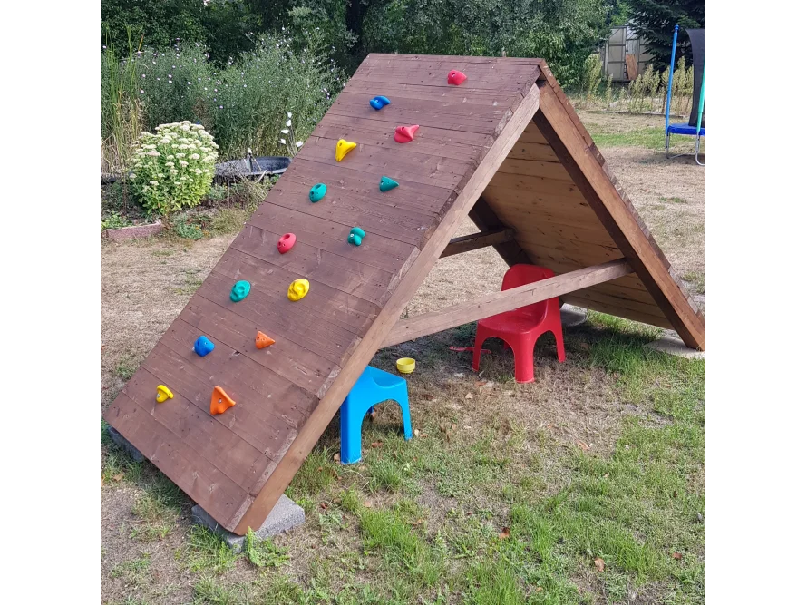 Kletterpyramide Holz
