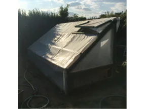 Folienhaus im Garten