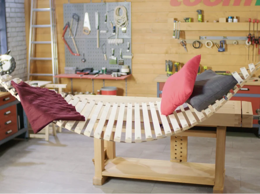 Hängematte aus Holzlatten