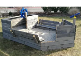 Sandkasten Piratenschiff