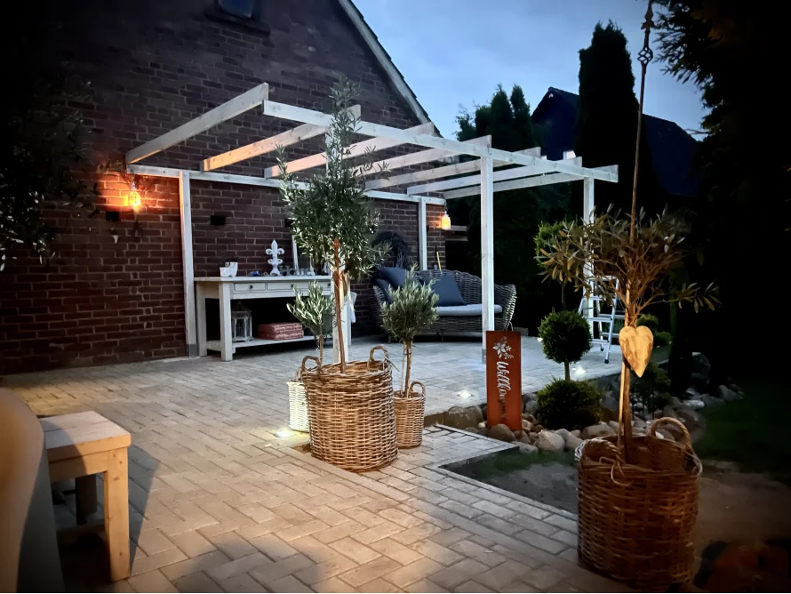 Gemütliche Terrasse mit Überdachung