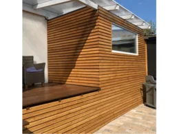 Gartenhaus mit Holzfassade