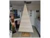 Holzpaletten bilden einen Weihnachtsbaum