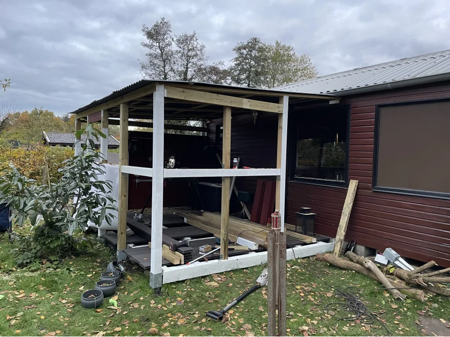 Rohbau eines Gartenhauses
