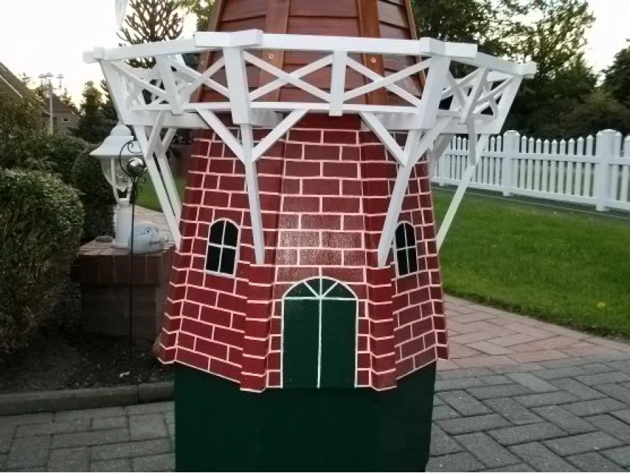 Garten-Windmühle aus Holz