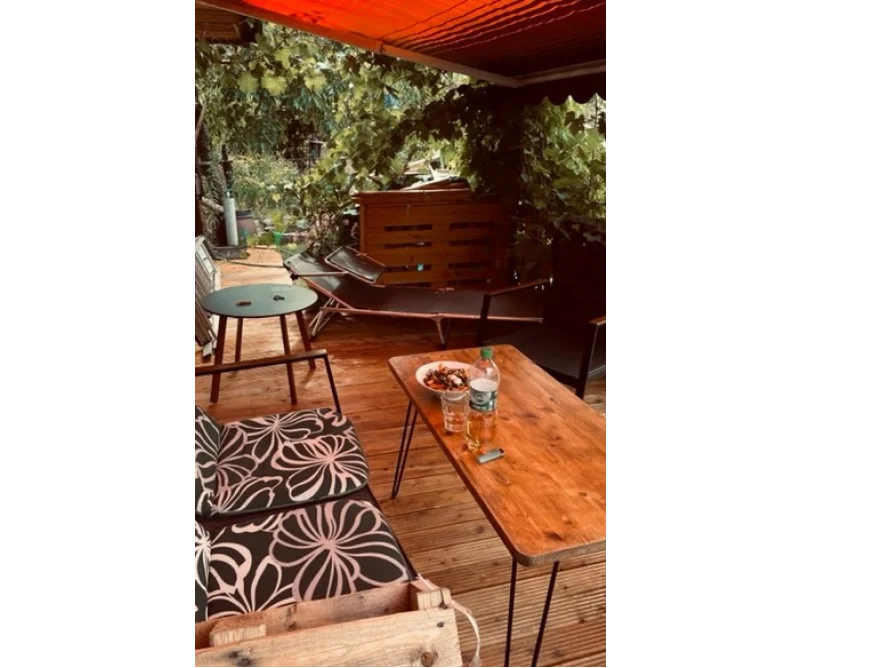 Gemütliche Sitzecke auf Terrasse