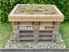 Insektenhotel mit bepflanztem Dach