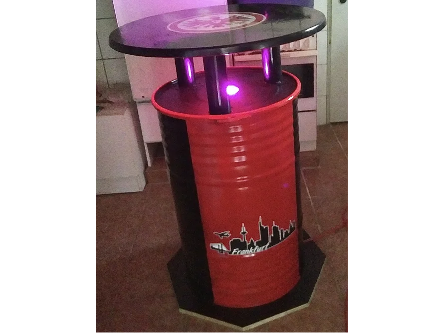 Stehtisch aus Ölfass