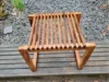 Holzhocker mit Lattenrost