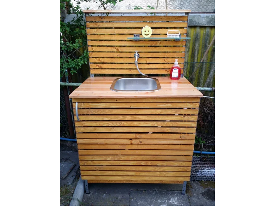 Gartenwaschbecken aus Holz