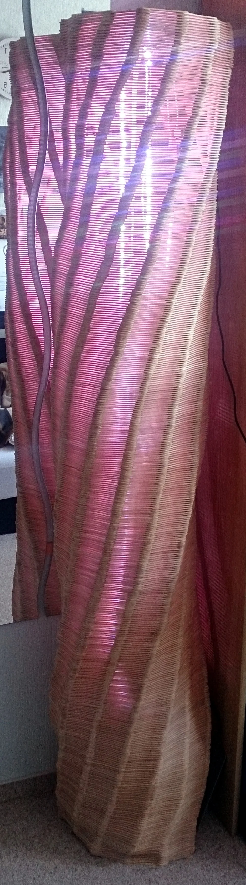 Stehlampe aus Eisstielen