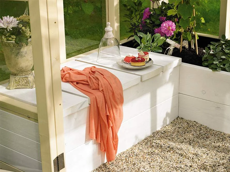 Gartenhaus mit Sitzbank