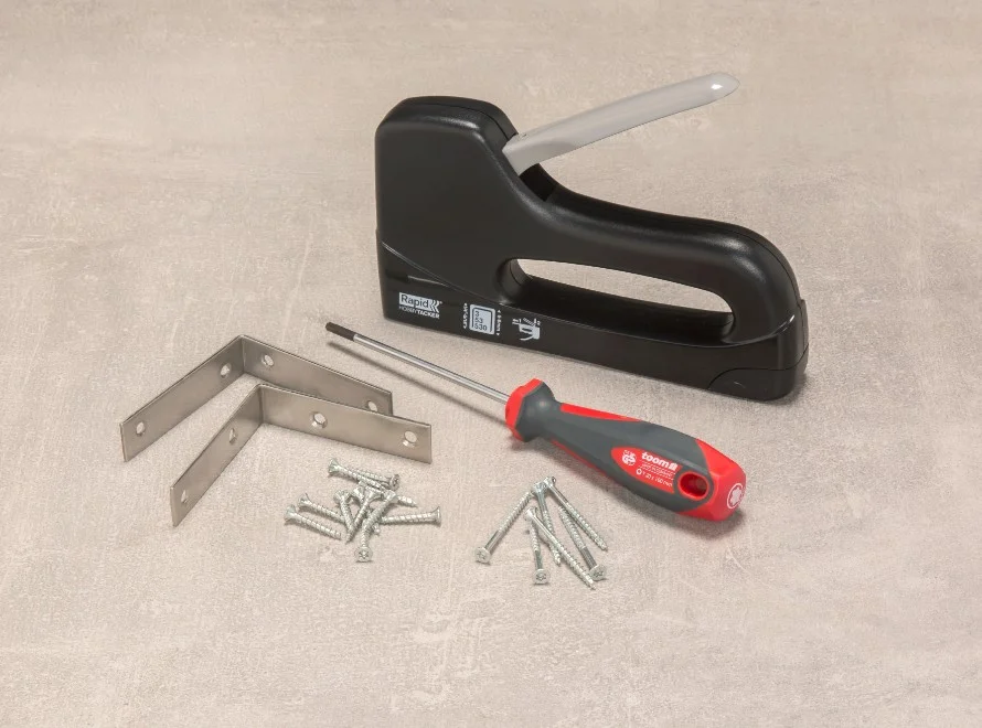 Werkzeug und Beschläge