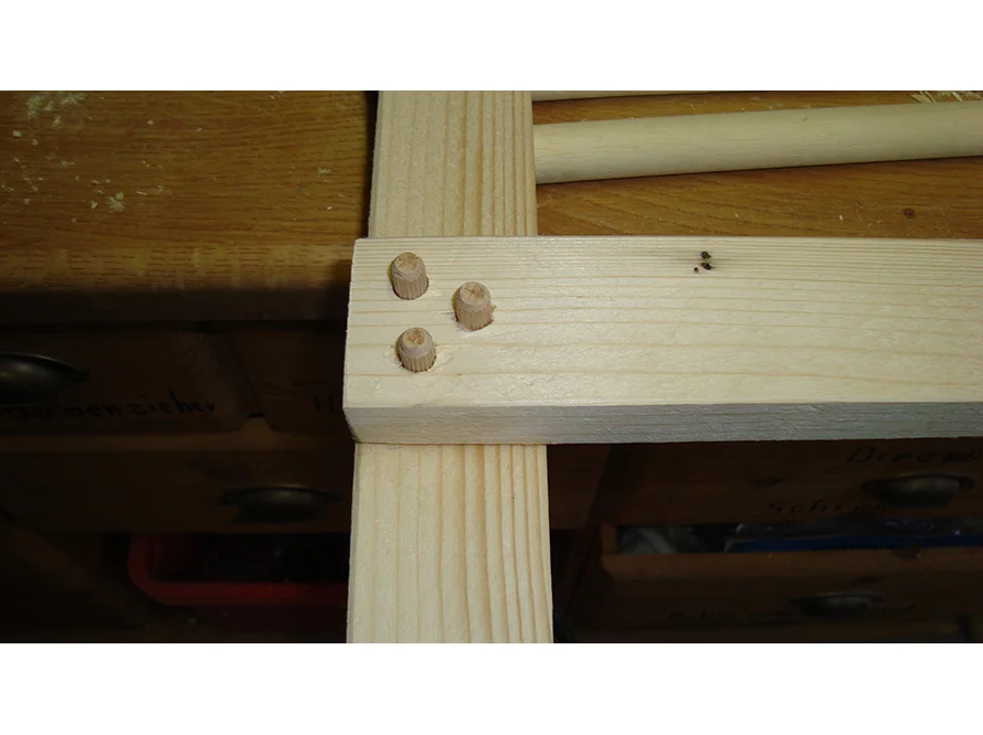Holzverbindung mit Holzdübeln