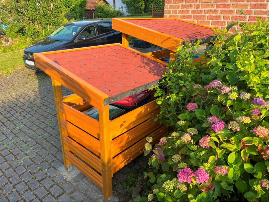 Doppelte Mülltonnenbox aus Holz