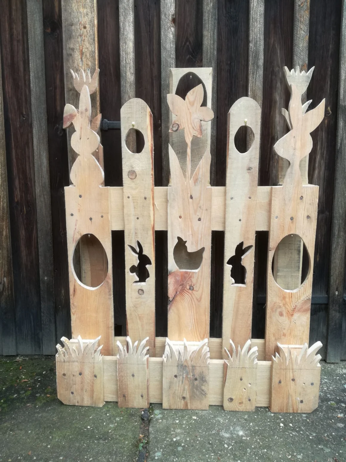 Dekorativer Gartenzaun aus Holz