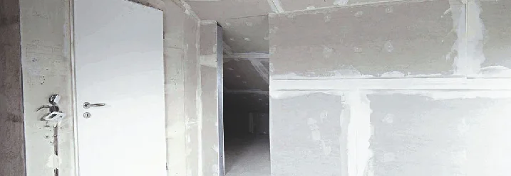 Unfertiger Dachboden mit Trockenbauwänden