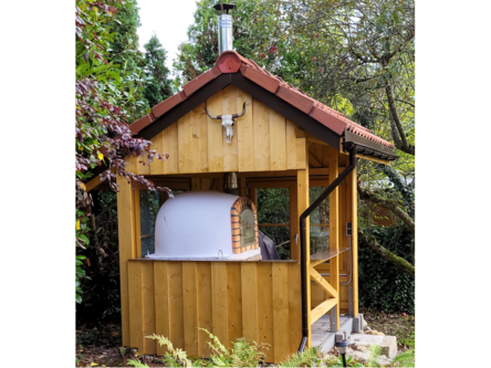 Holzofen in Gartenhütte