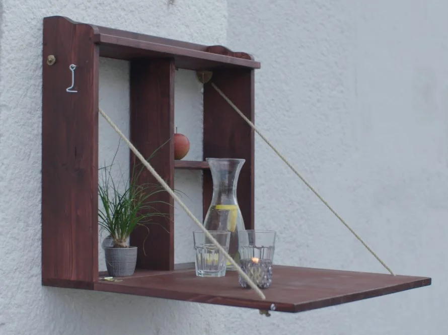 Klappbarer Wandtisch aus Holz