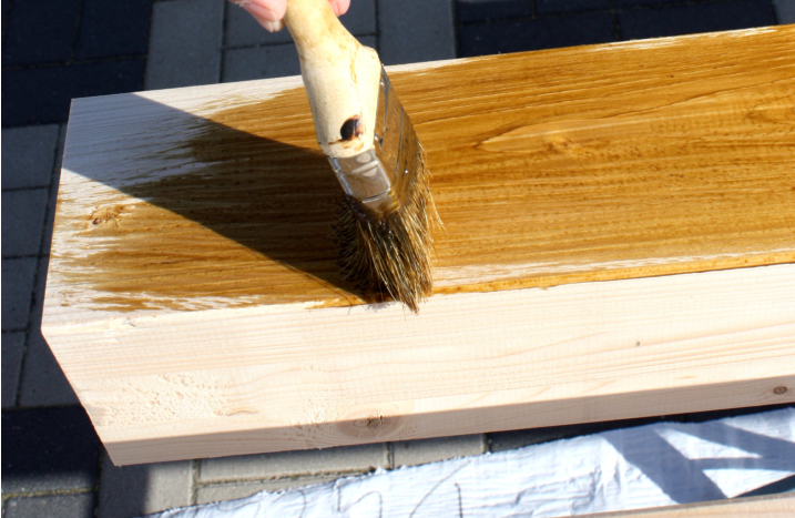 Holz streichen vor Aufbau