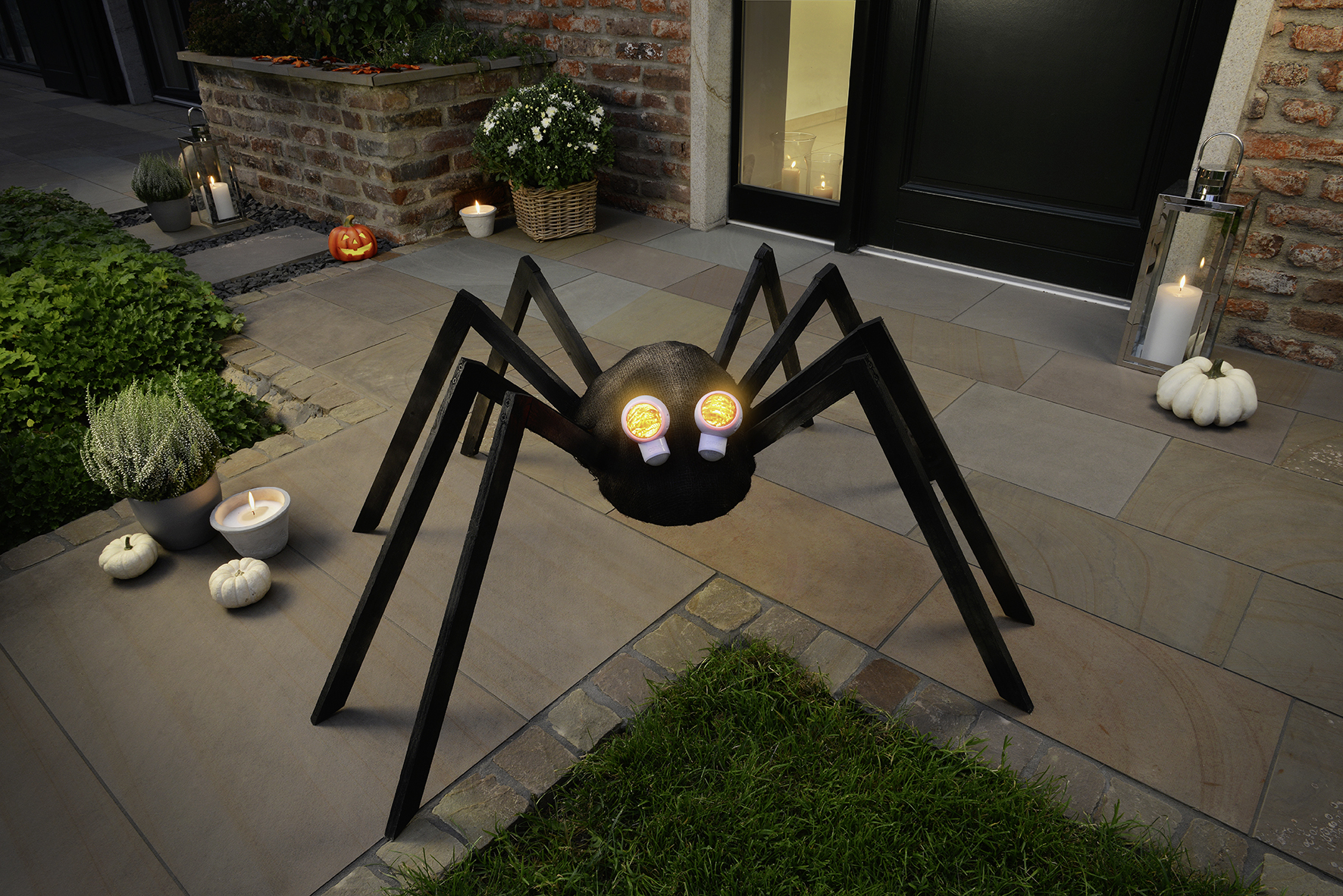 Halloween-Deko: Spinne mit Beleuchtung
