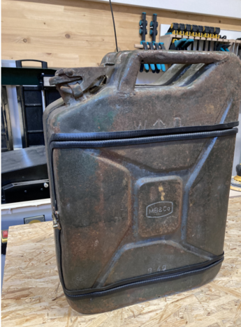 Alter Militärkanister