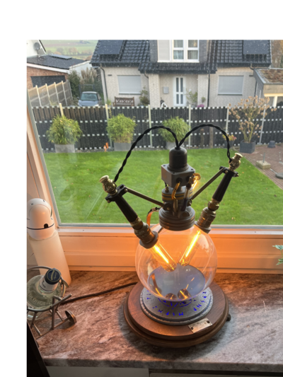 Steampunk-Lampe mit Glühbirnen