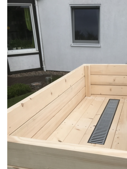 Holzrahmen mit Belüftungsschlitz