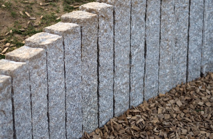 Palisaden aus Granit