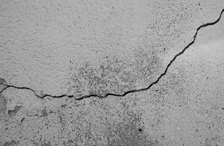 Fassade verputzen Risse ausbessern Korrektur