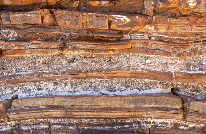 Sediment- und Gesteinsschichten im Karijini-Nationalpark
