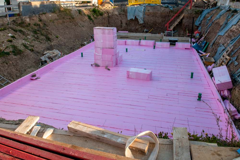 Perimeterdämmung unter der Bodenplatte.