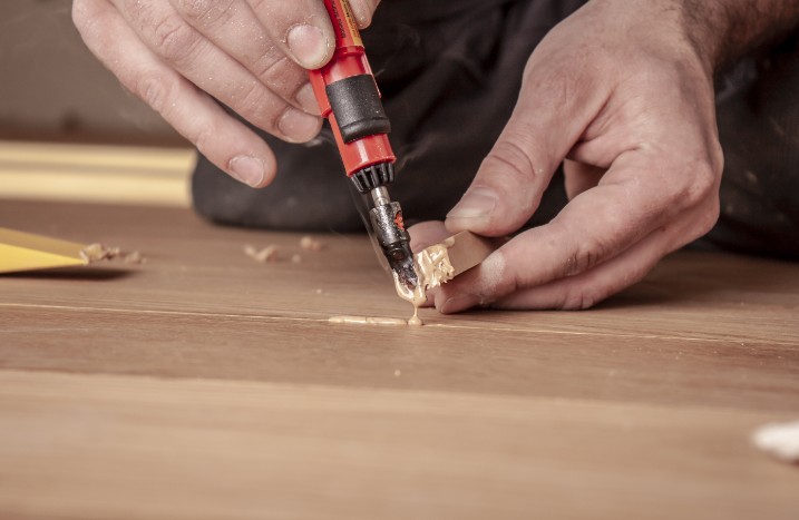 Arbeitsplatte wird repariert