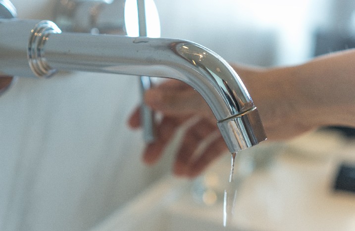 Wasserhahn tropft