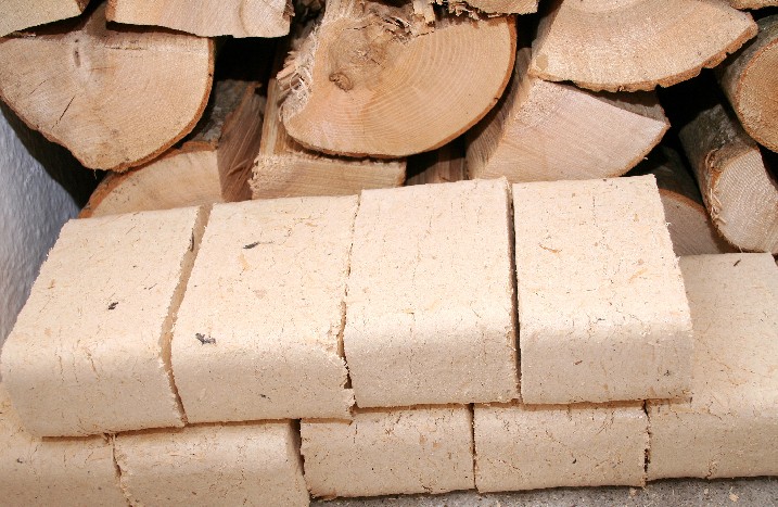Holzbriketts