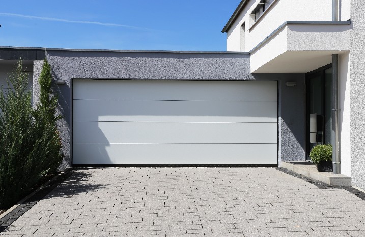 Moderne Garage mit Flachdach