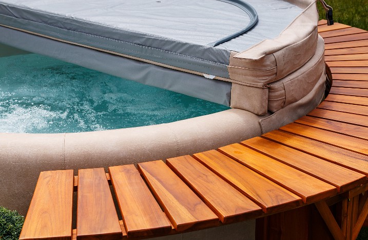 Whirlpool aus Holz