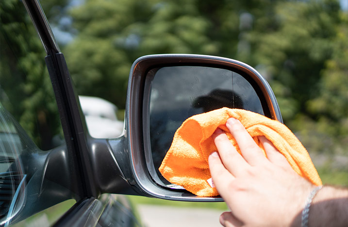 Auto reinigen Fenster Außenspiegel
