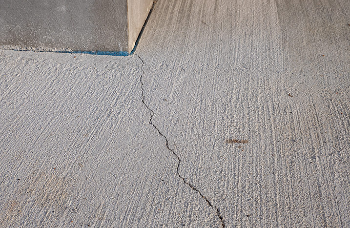 Balkon Beton Risse Schäden